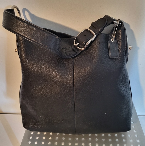 COACH BLACK LEATHER shoulder bag. Excellent condition. - Picture 9 of 11
